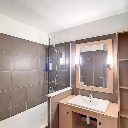 Appartement Confortable 27m² - Centre Avec Balcon Sud, 2/3 Pers., Cuisine Equipee - Fr-1-518-145 *