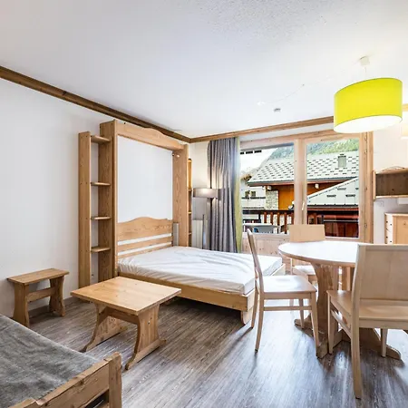 Appartement Confortable Au Centre-ville Avec Balcon - Fr-1-518-145 *